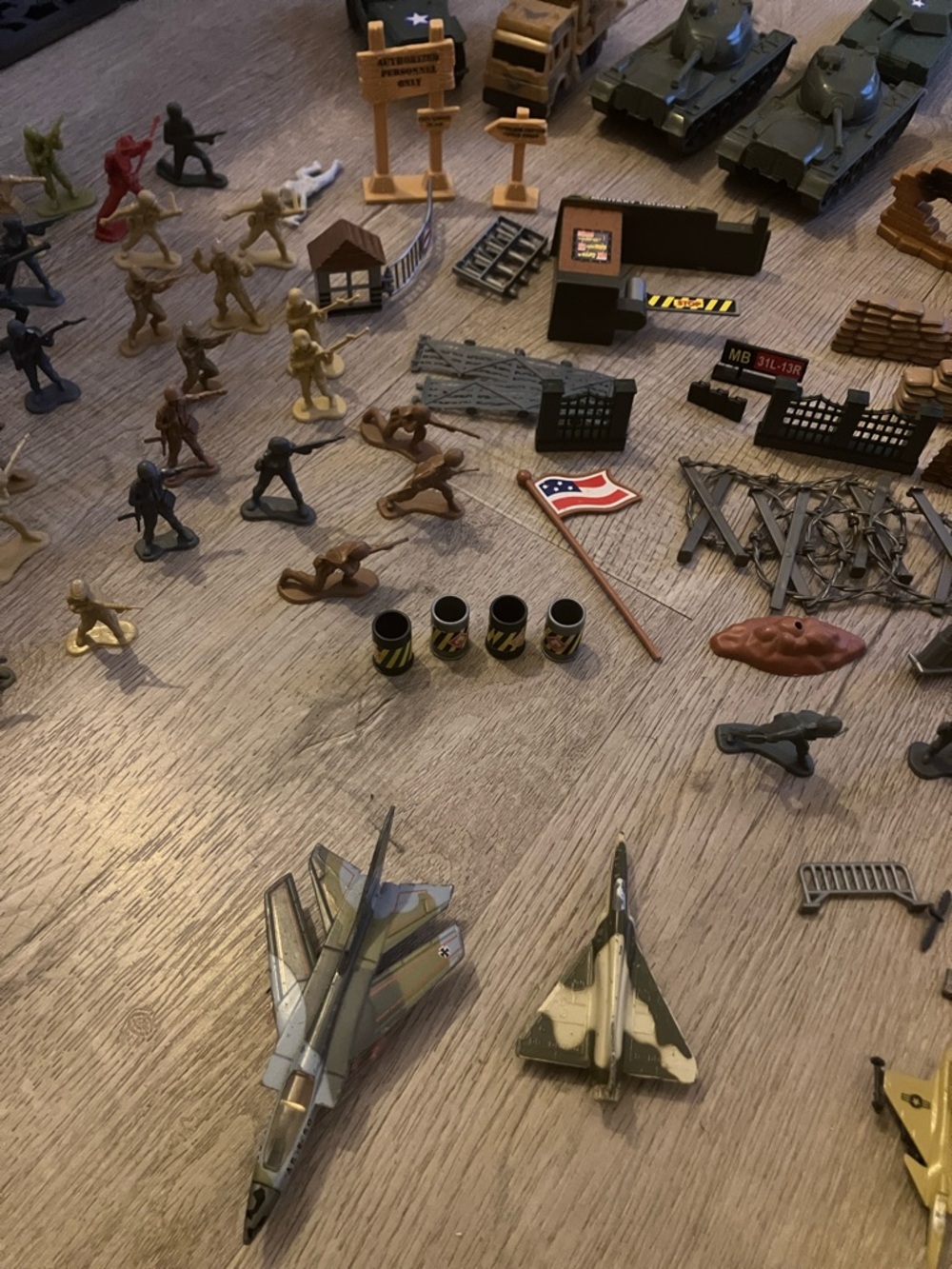 Plastic Army Playset with Green, Tan, Brown and Black Figures & Vehicles